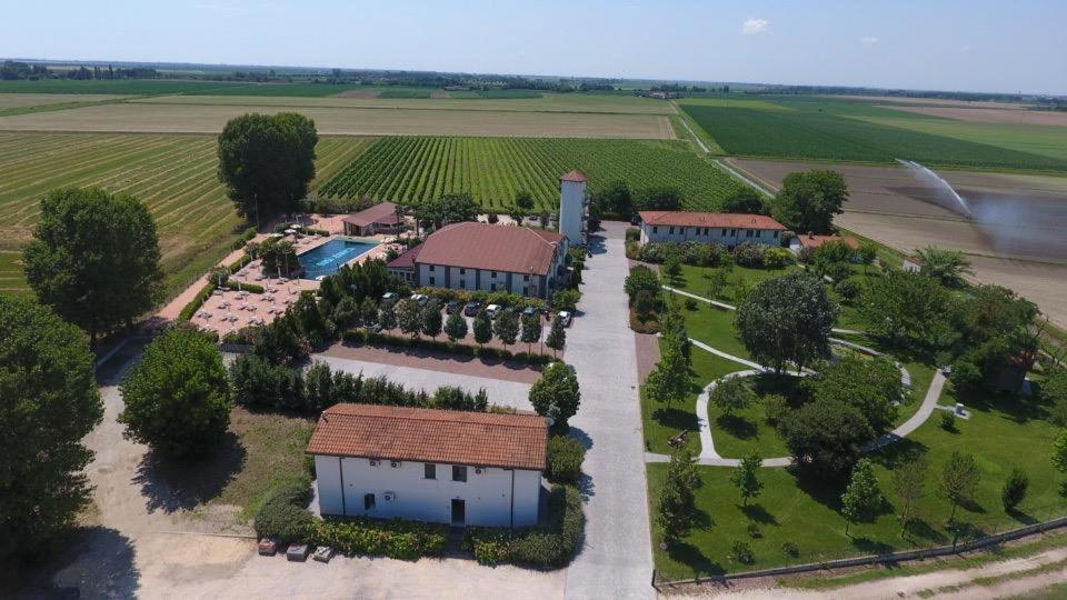 Hotel Oasi Bianca Pomposa Exterior foto