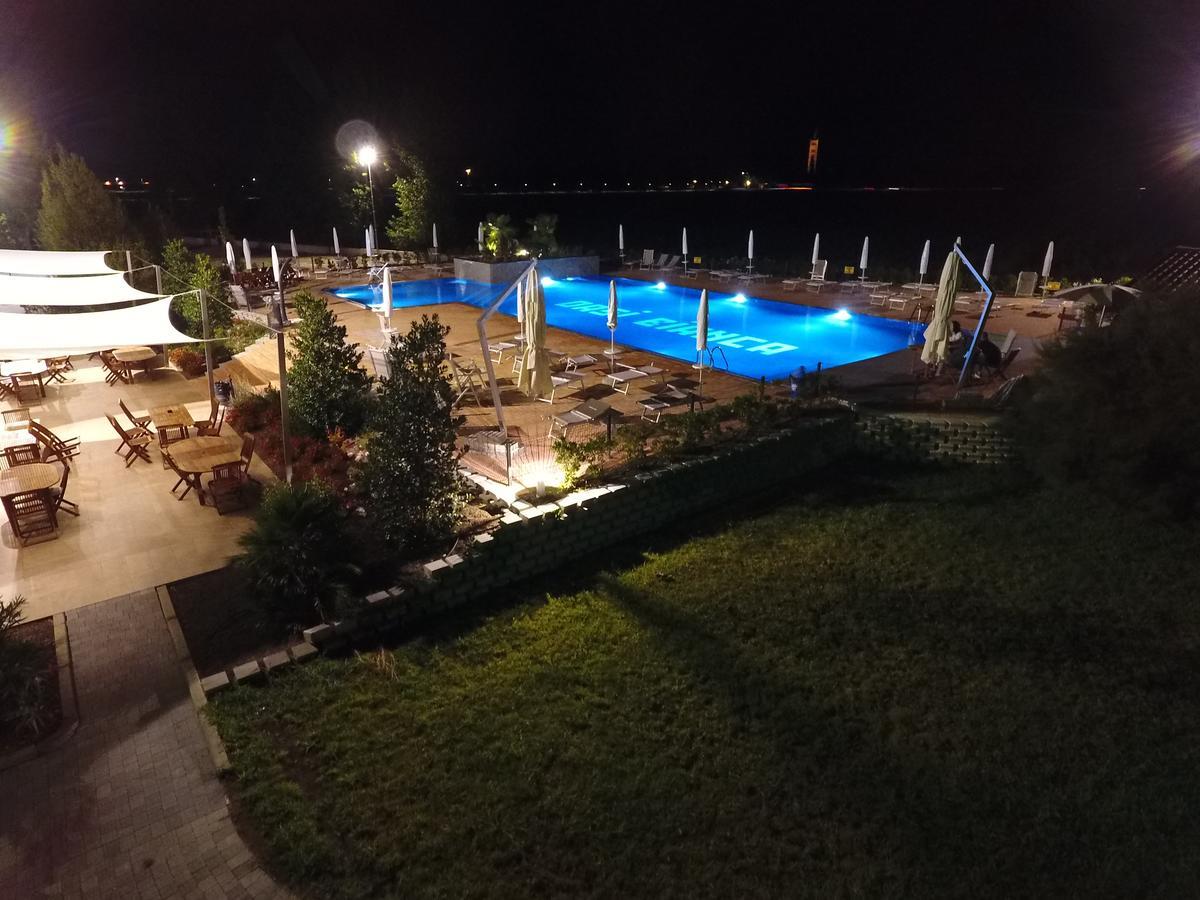 Hotel Oasi Bianca Pomposa Exterior foto